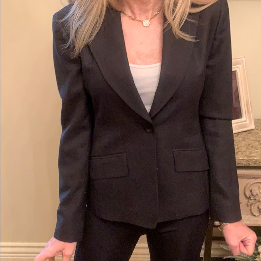 Adorable and fitted blazer